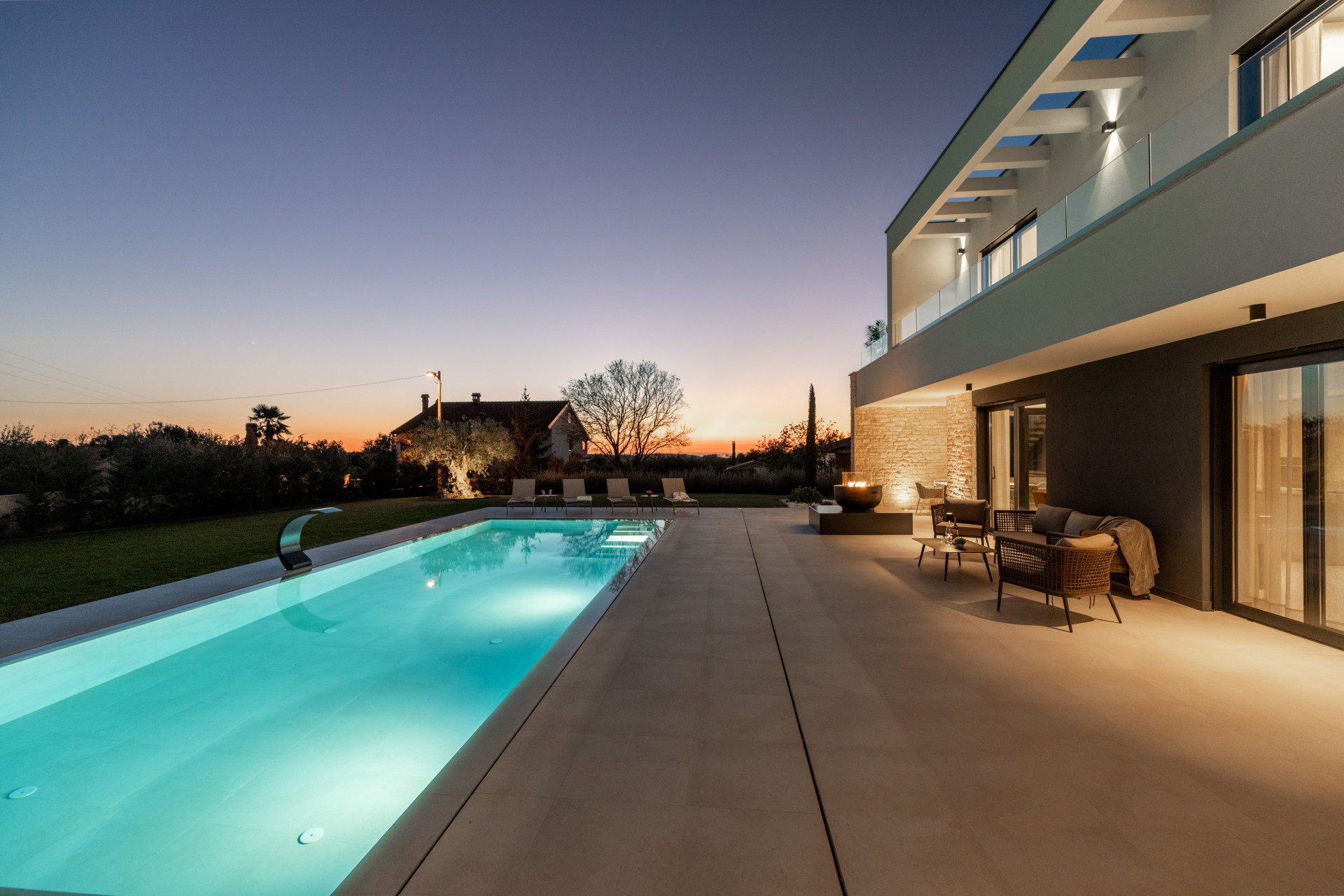 NIGHT POOL